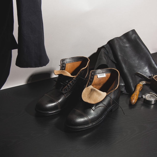 Service Boot® 2030 BCT - Black Waxed Flesh - VIBERG