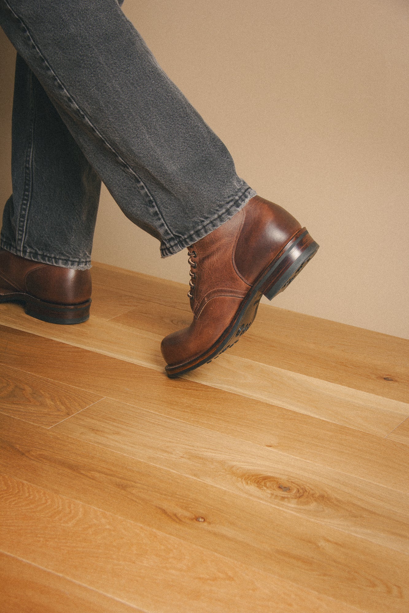 Charcoal & Walnut Cypress – VIBERG